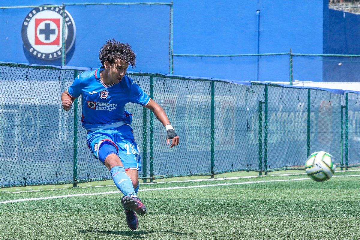 CruzCuce's tweet photo. Cruz Azul tiene una versión joven de Rivero en sub-18 y otra de Rotondi en sub-20. https://t.co/2xOOMnzXxf