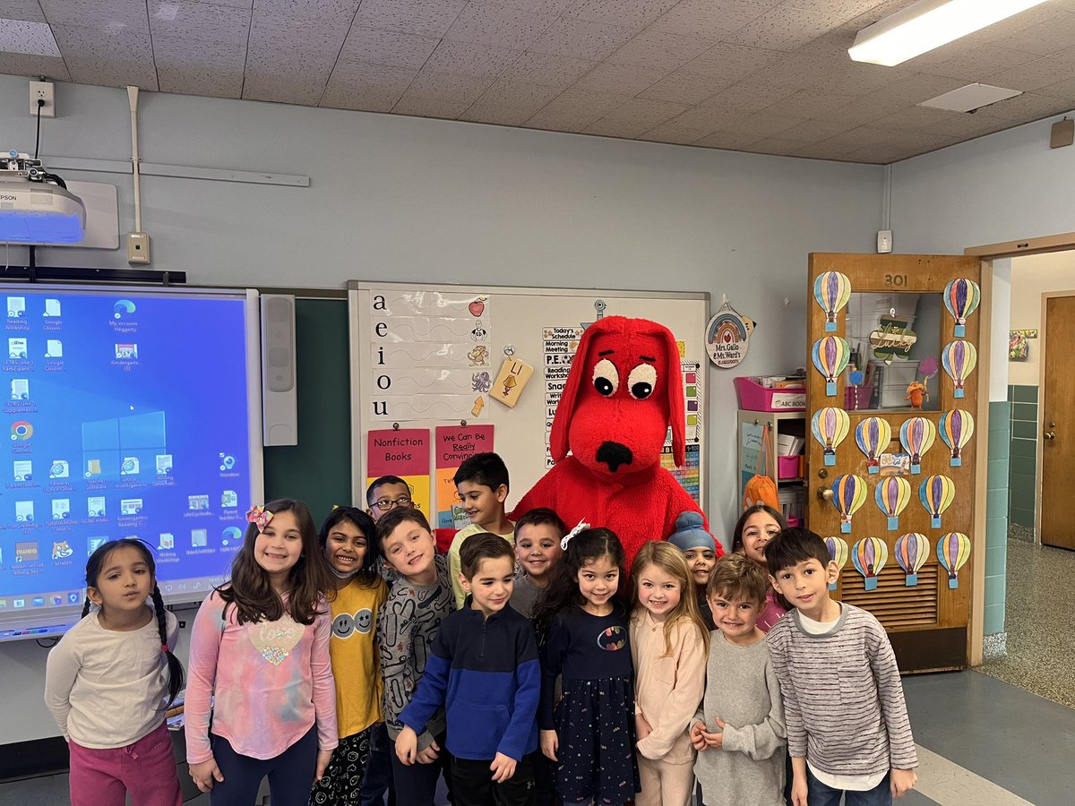 MrsSokhey's tweet image. Such a fun week @ParkwayEMSchool celebrating PARP! #okeydokeymrssokhey #elementarylibrarian @gallok301