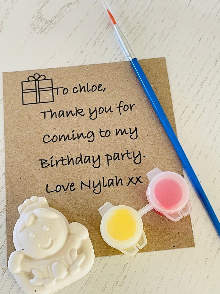 Paint your own party bags, party favours, party bag fillers, kids crafts, stocking fillers, Easter, birthday, kids activity #birthday #eastergift #partyfavours #paintyourowngift #handmadegifts #birthdaygift #rainydaygift #partygifts #minigifts #moulds  etsy.me/3LbZH3r