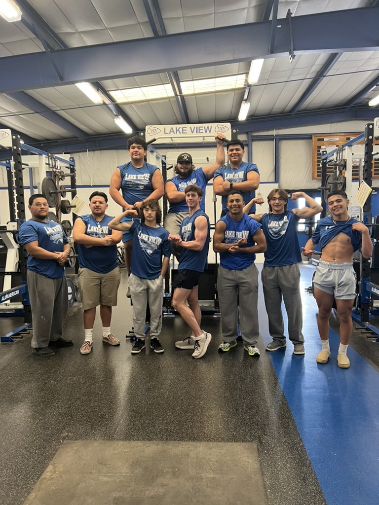 packard_y's tweet photo. State bound Chiefs!! Great season boys, now finish it strong on the podium at state!! #lvpowerlifting https://t.co/lIZtlkrJIH
