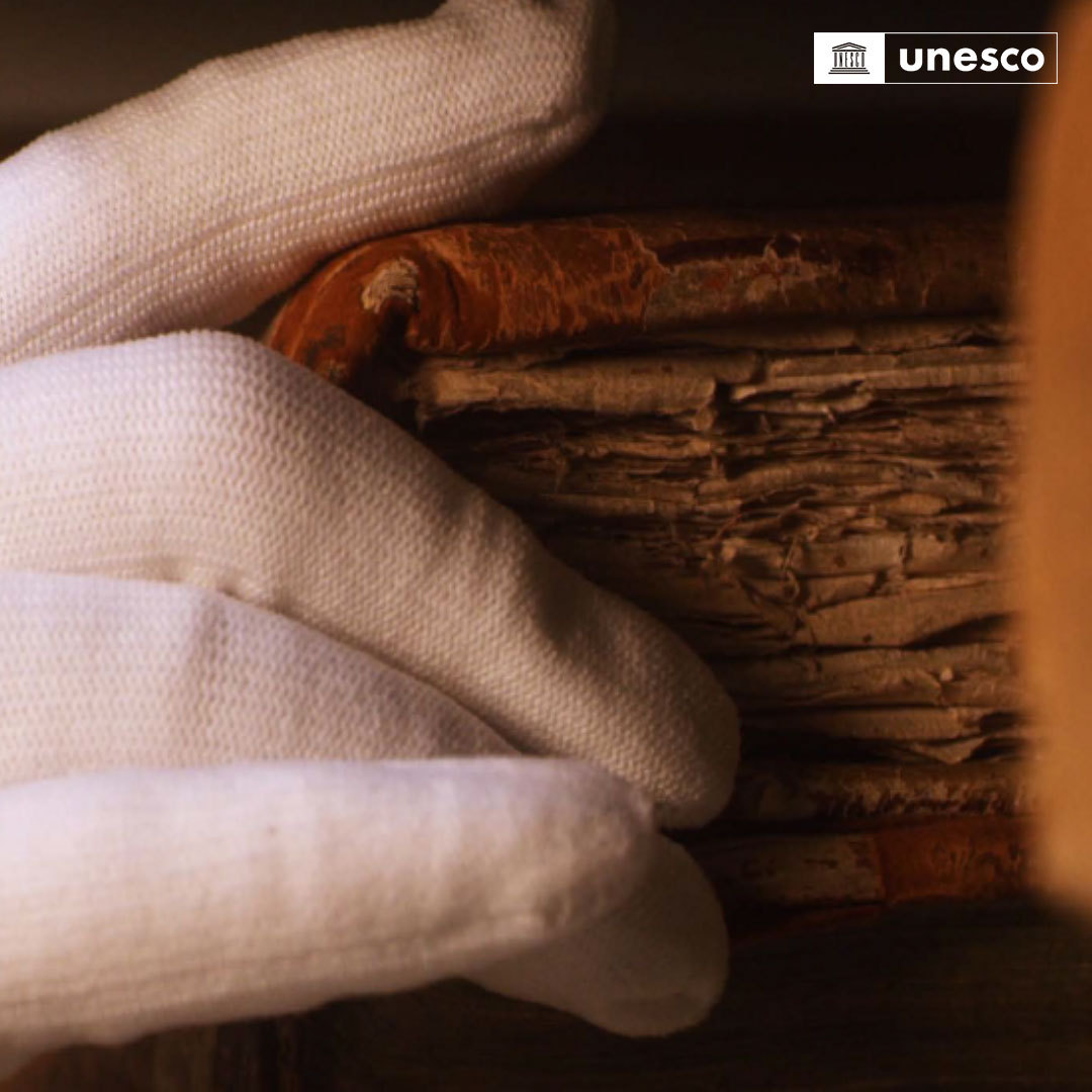 Up to 80% of audiovisual collections are not adequately safeguarded. <a href="/UNESCO/">UNESCO 🏛️ #Education #Sciences #Culture 🇺🇳</a> develops resources to preserve #DocumentaryHeritage.

Learn how to protect the world’s memory from risks posed by natural and man-made disasters: on.unesco.org/3T9RSgK #MemoryOfTheWorld