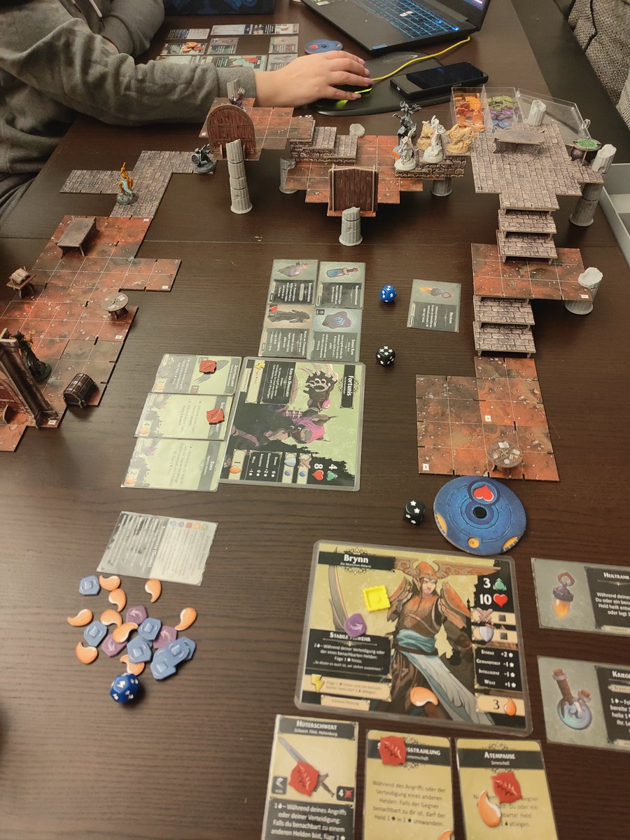 Tisch ist voll 🤣😂 #descentlegendofthedark #brettspiel