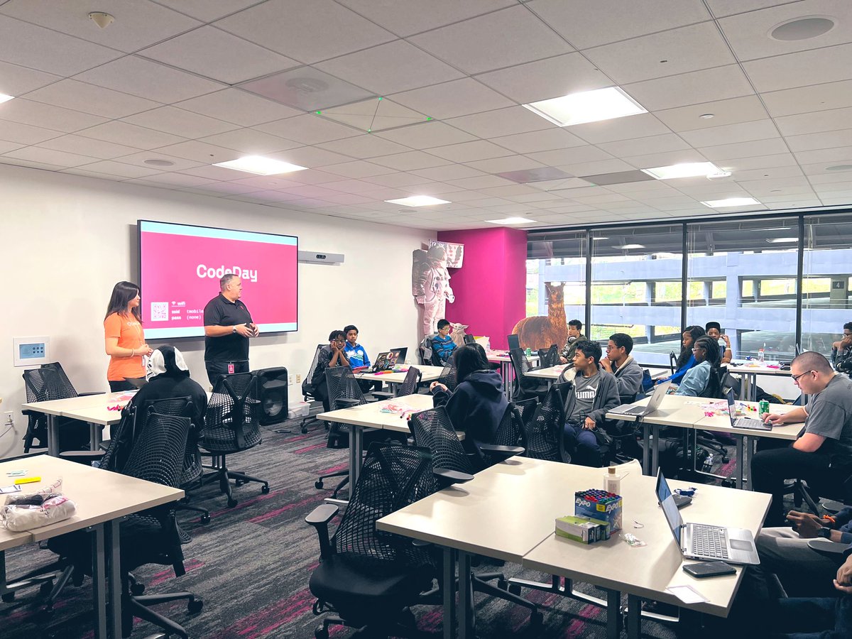 MsMarieDotCom's tweet image. .@TMobile is excited to sponsor #CodeDay! 🥳🙌 Our Atlanta team is fired up and ready for a great day!