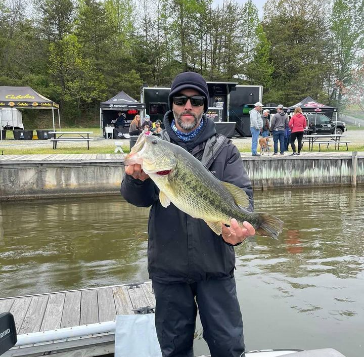 THardenFishing's tweet photo. #Facebook disabled my old account back on January 19, 2023. Finally I was able to open a new ThomasHardenFishing account on Facebook. Look for this profile picture instead of my old one and give my business page a follow. Thanks for the support!
#PotomacRiver
#GuideService https://t.co/vlZMh3qgxs