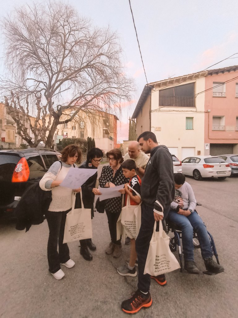 RoserMontane's tweet photo. Hem fet camí per fer visibles a les inVisibles. Gràcies Cia. Anònima per ajudar-nos a fer-ho possible (❤️ @eliselisenda)

Actes bonics en motiu del #8M 💜 https://t.co/gOF4zIjDiE