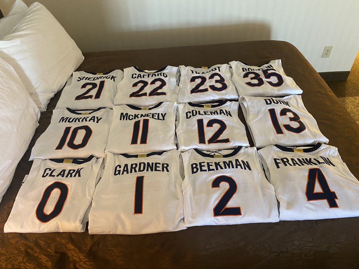 AlthoffEQ's tweet image. Ready for night 3 in Greensboro #ACCMBB 

#GoHoos | #Wahoowa 

🔶⚔️🔷🏀🏆