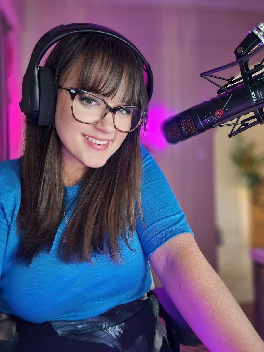 Doomcutie_'s tweet image. What&apos;s on piece of your setup you can&apos;t live without? Mine would have to be my @rodemics xdm100 
.
.
#gaming #games #gamesetup #pcgaming #Xbox    #streamer #podcast