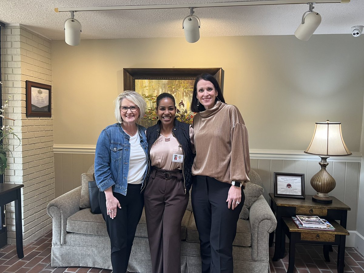 MiguelinaMas1's tweet photo. Just met the Team at Haleyville for the first time today! I felt welcomed! I appreciate seeing Latina Educators who tell me ¡”Bienvenida es un placer conocerte”!
Colleagues, the pleasure is all mine!                 Looking forward to working together and to support our students. https://t.co/ecVJGqDDeq