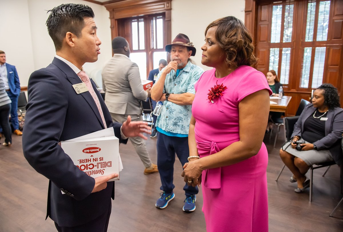 bcutd_advocacy's tweet photo. #Grateful to amazing @llsusa volunteers who spent the day asking lawmakers to support full Medicaid expansion in Georgia.
Missed the in-person event? Don’t worry! You can still ask your lawmaker for support: https://t.co/x1oZk2sLcy
#ExpandMedicaidNOW #CoverGA https://t.co/8kcEdNgKlX