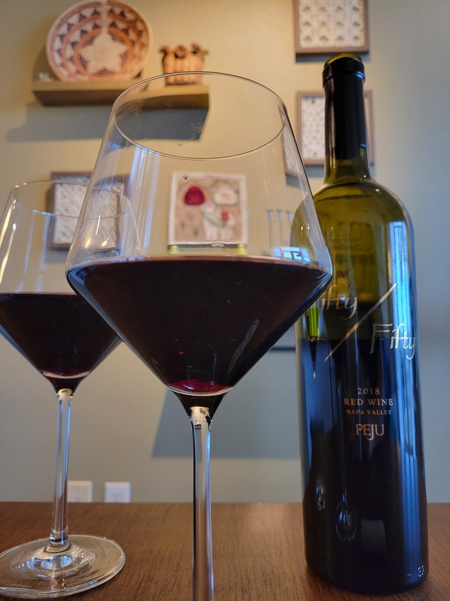 TravelMonk2's tweet image. Thank @PEJU_Winery the hoom is loving the 2018 50/50!! #score! #LibraryCollection #yumblenaters #winetime #wine #winetime #napawine
#chillinwithTM2 #TM2Verified ✅️🐒
