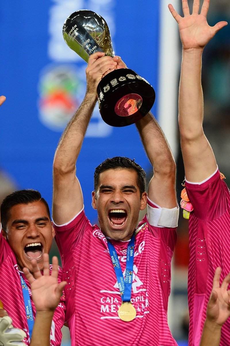 soyfieramx's tweet photo. ¡Merecido! 🦁⚽️🤩
@RafaMarquezMX formará parte de la más reciente generación en integrarse al Salón de la Fama del futbol.
Que orgullo que nuestro Káiser Bicampeón fue elegido. 👏👏
#GrandeRafa #SoyFiera https://t.co/ApjLWwKZp7