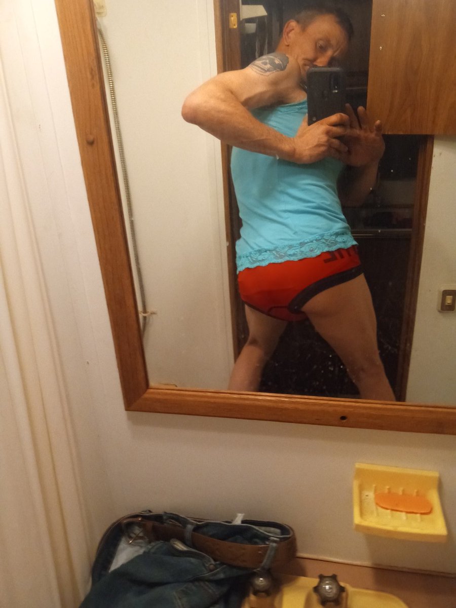 AustinTilson4's tweet photo. @WildShemales I want to suck your big dick https://t.co/54C8oZhdsb