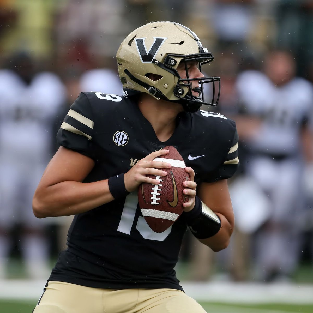 VandyTracker's tweet image. I’m going to send someone who LIKES and RT this an AJ SWANN jersey any color they want. Must be following to win! #AnchorDown ⚓️⬇️