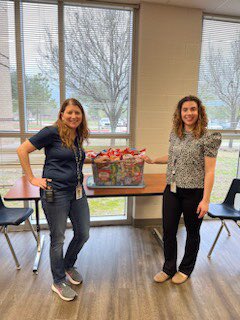 Thank you @RainesAcademy for the yummy snacks for our Spartans today! We are grateful for our Sister School! 💚🖤     🧡💙@ChristinaRepp4 @PrincipalMRA @kfinnesand @KatyISD_PIE #katysisterschools