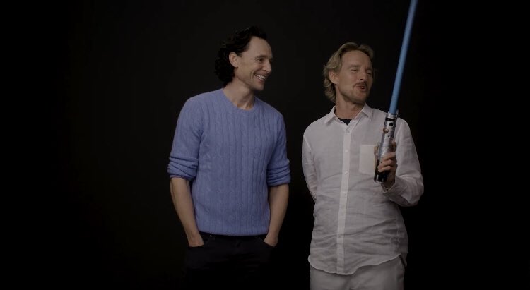 Omfg, these two love their friendship #TomHiddleston #OwenWilson #Disney100 #Loki #Mobius  #LokiS2 #hiddlestondilf #tomhiddlestonsexiestmanaliveforver