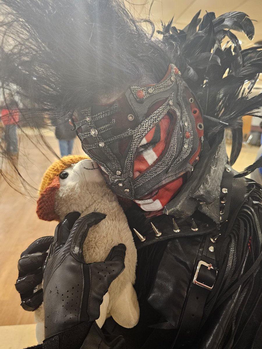 DavenisDisaster's tweet photo. Lorenzo Llama was lil Nervous at first to met Mother Endless. She thought Lorenzo Llama was so cute she could just eat him up. 
She decided to just have love him as Llama Endless
#llamamama 
#llamalove 
#travelllama
#wrestlingllama 
#simpreworking 
#llamalove 
#jayneshat https://t.co/Xluz6H7Drq