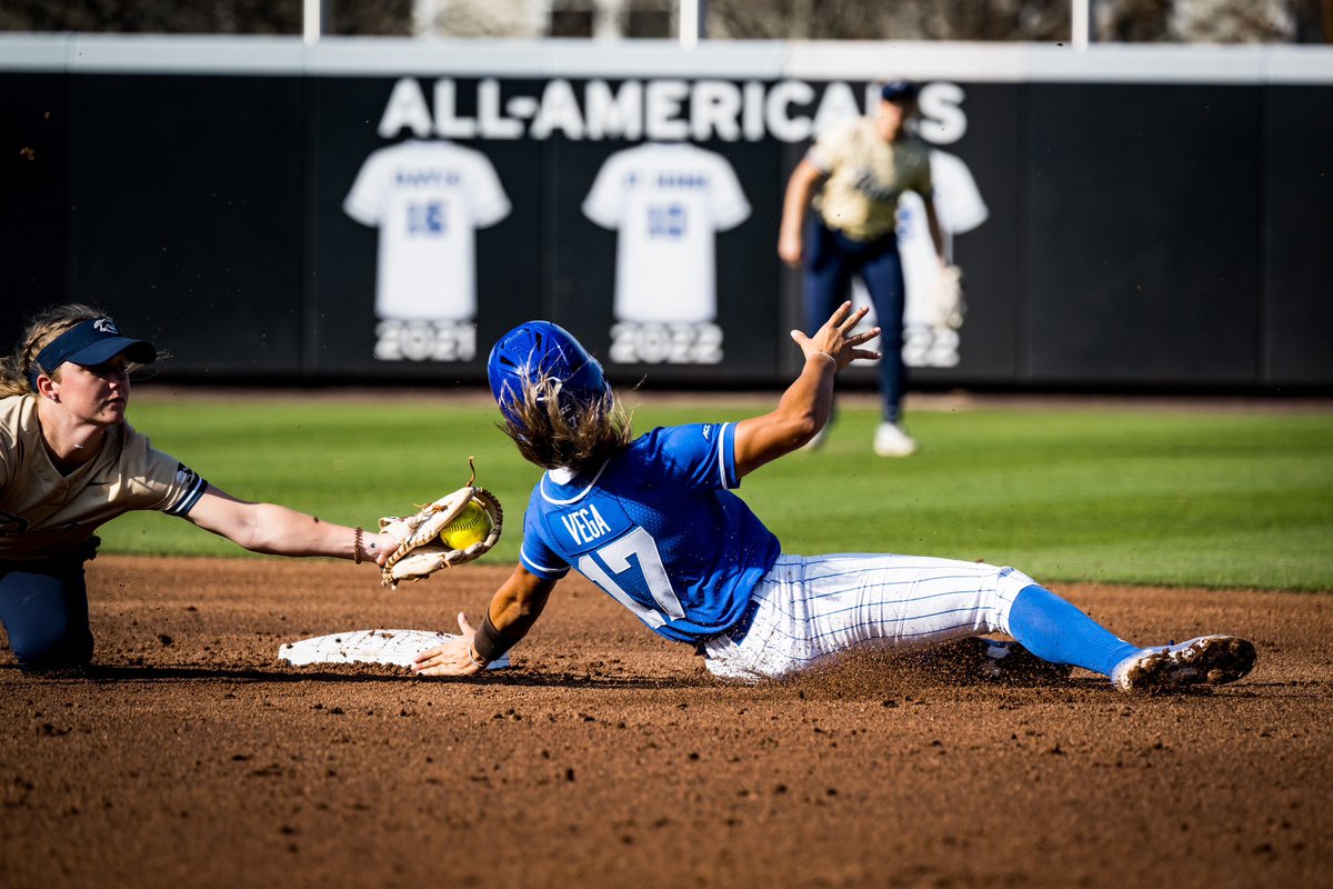 NCAA Softball tweet media