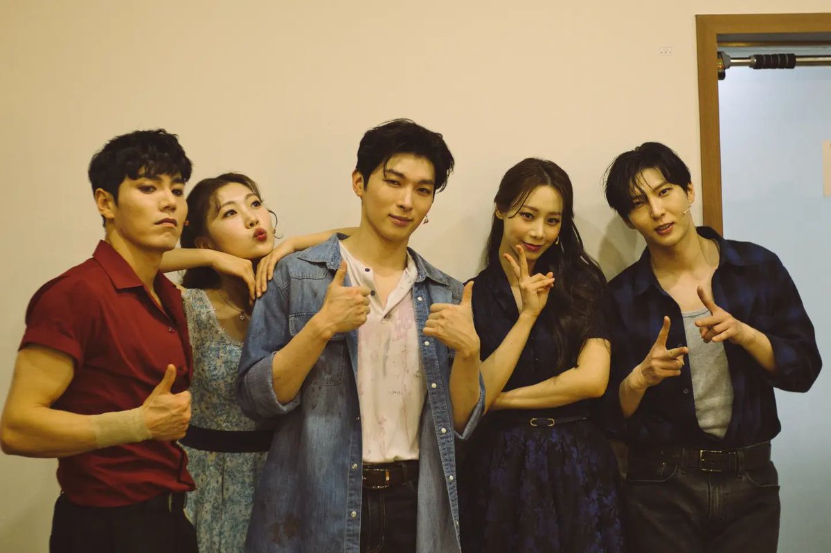 VIXXSupport_SP's tweet photo. LEO en la actualizacion en ig
 de @/brianyim68.

Fotos de la ultima representacion de "West Side Story"  
[26.02.2023]

"Un par de los malos o los 
Avengers 😉"

#KimChanho #LeeJisoo #ParkKangHyun #JungYooji #JungTaekwoon #WestSideStory #TeamWestSideStory https://t.co/fQlOT6RrCh