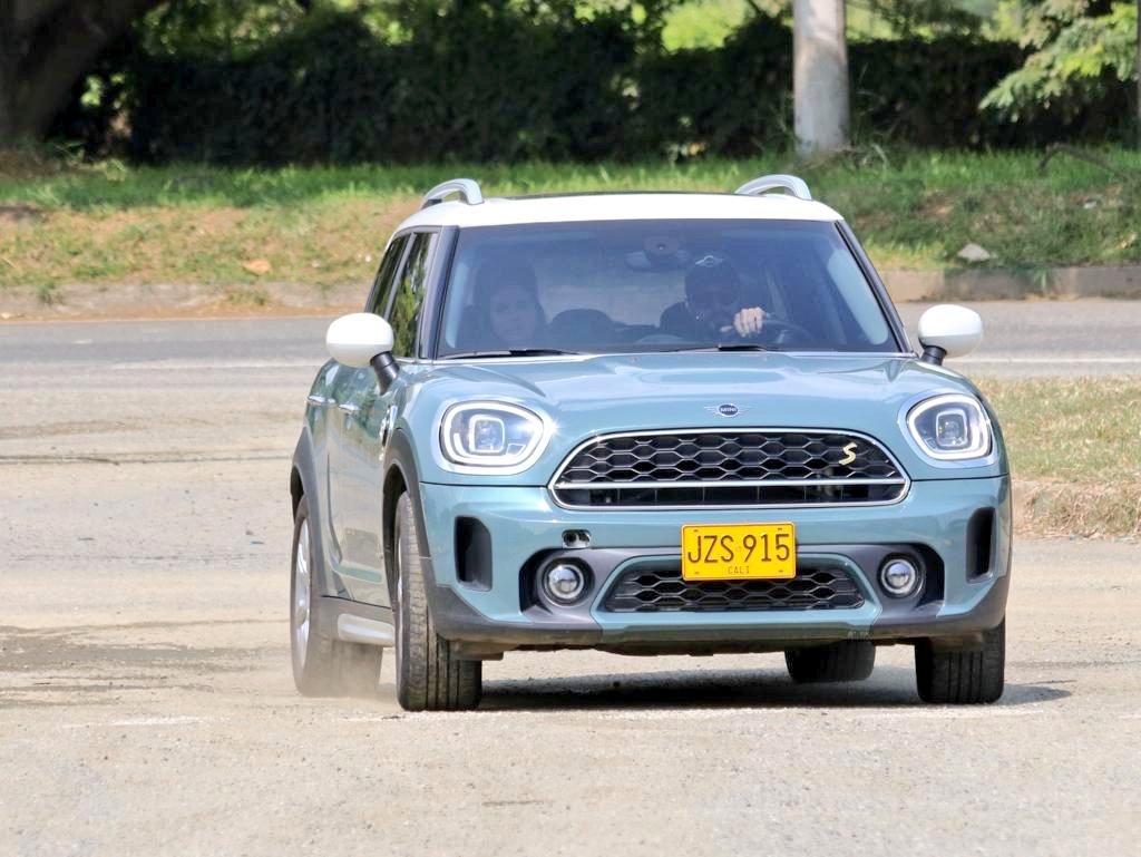 fga2928's tweet image. Salimos con nuestros MINIS del MINI Cali Club a rodar un rato por las carreteras vallunas..
#mini #minifeeling #gokartfeeling 

Ya les subo video de un tramo de la subida al lago calima