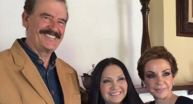 _FarGlez24_'s tweet photo. Que tal @ANAGABRIELRL, en los gobiernos #Panistas; hasta metida en el Rancho de @VicenteFoxQue pasaba, con #Martitha 😌cuando México eres como Suiza...puro evasor de Impuestos. Ahora entienden por qué la señora está enojada 👇👇 https://t.co/mRJObSezKb