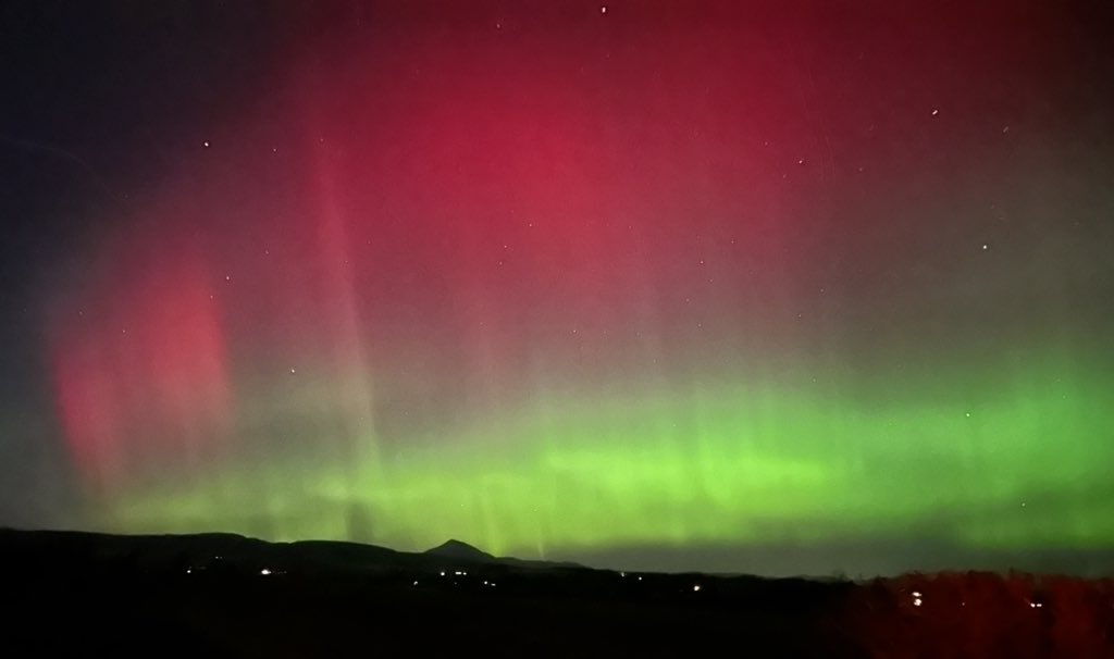 Northern Lights last night! Looking over towards Ben Ledi <a href="/McLarenModStuds/">McLaren High Modern Studies</a> <a href="/McLarenHumaniTs/">Mclaren Humanities</a>