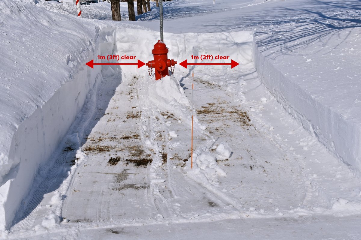 ajax_fire's tweet image. Please remember to clear snow around fire hydrants.  In an emergency, #SecondsCount. Having to search for them and dig them out when needed wastes valuable time. #AjaxFire @TownOfAjax