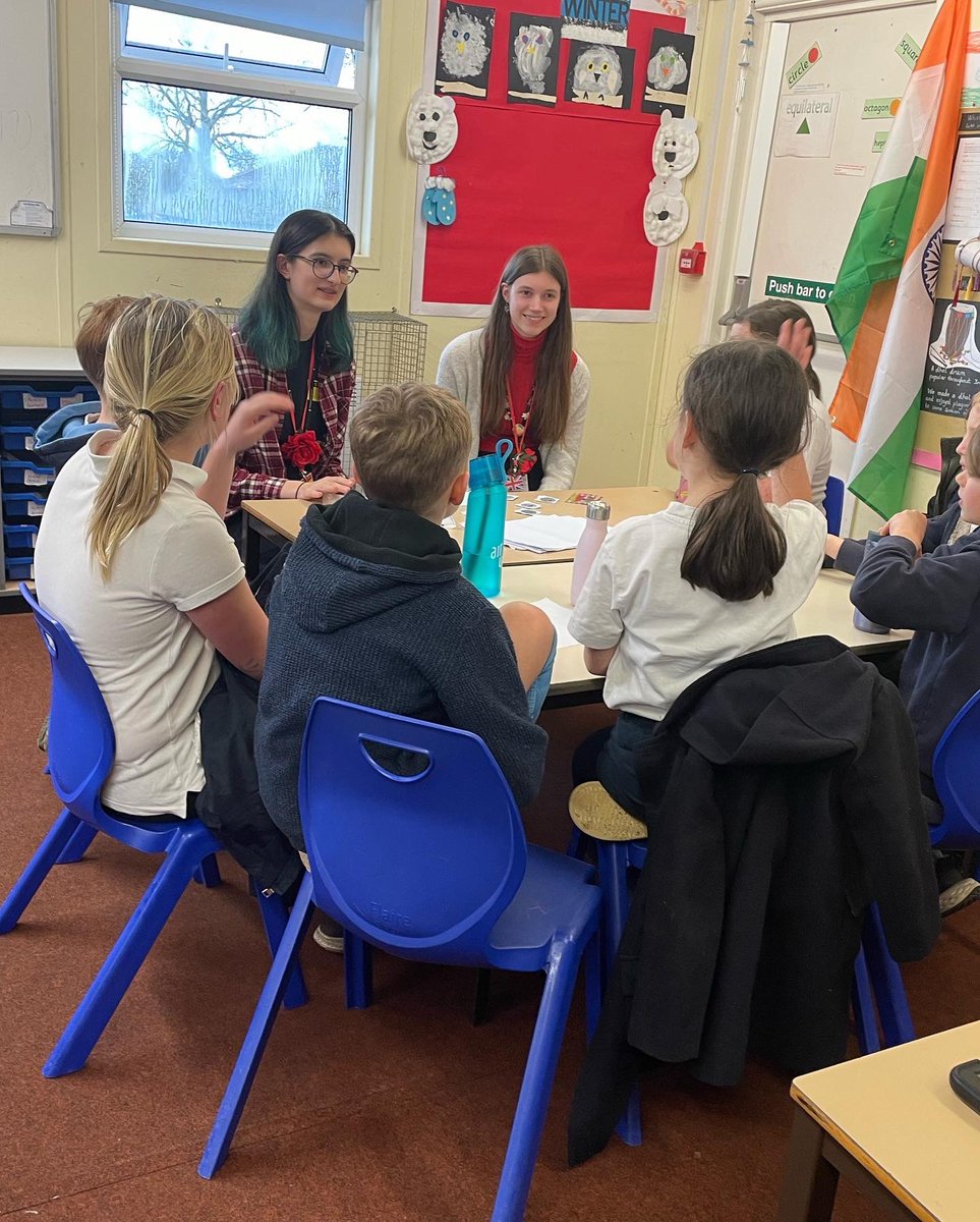 Y12 had a great time teaching Spanish to y3 and y4 at Bleasby Primary School 🇪🇸🙌🏻

We have the best students 

#succeedingtogether #works #Wisdom #Optimism #resilience #kindness #service #Spanish #minster #languages #mfl #minstermfl #español