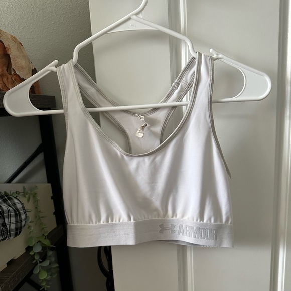 stacy_obrien's tweet photo. So good I had to share! Check out all the items I'm loving on @Poshmarkapp from @linarosemartin #poshmark #fashion #style #shopmycloset #underarmour: https://t.co/kRL0d2gc44 https://t.co/ihRevykCru