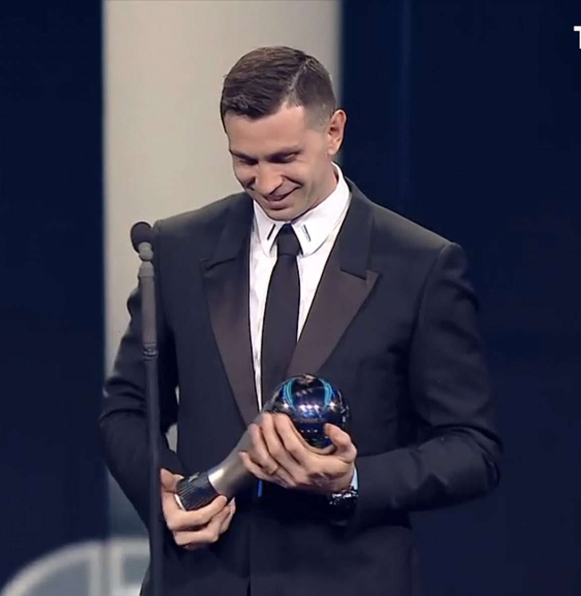 D3Linea_'s tweet image. 🇦🇷 Dibu Martínez es el GANADOR del Premio FIFA The Best al mejor arquero del 2022.