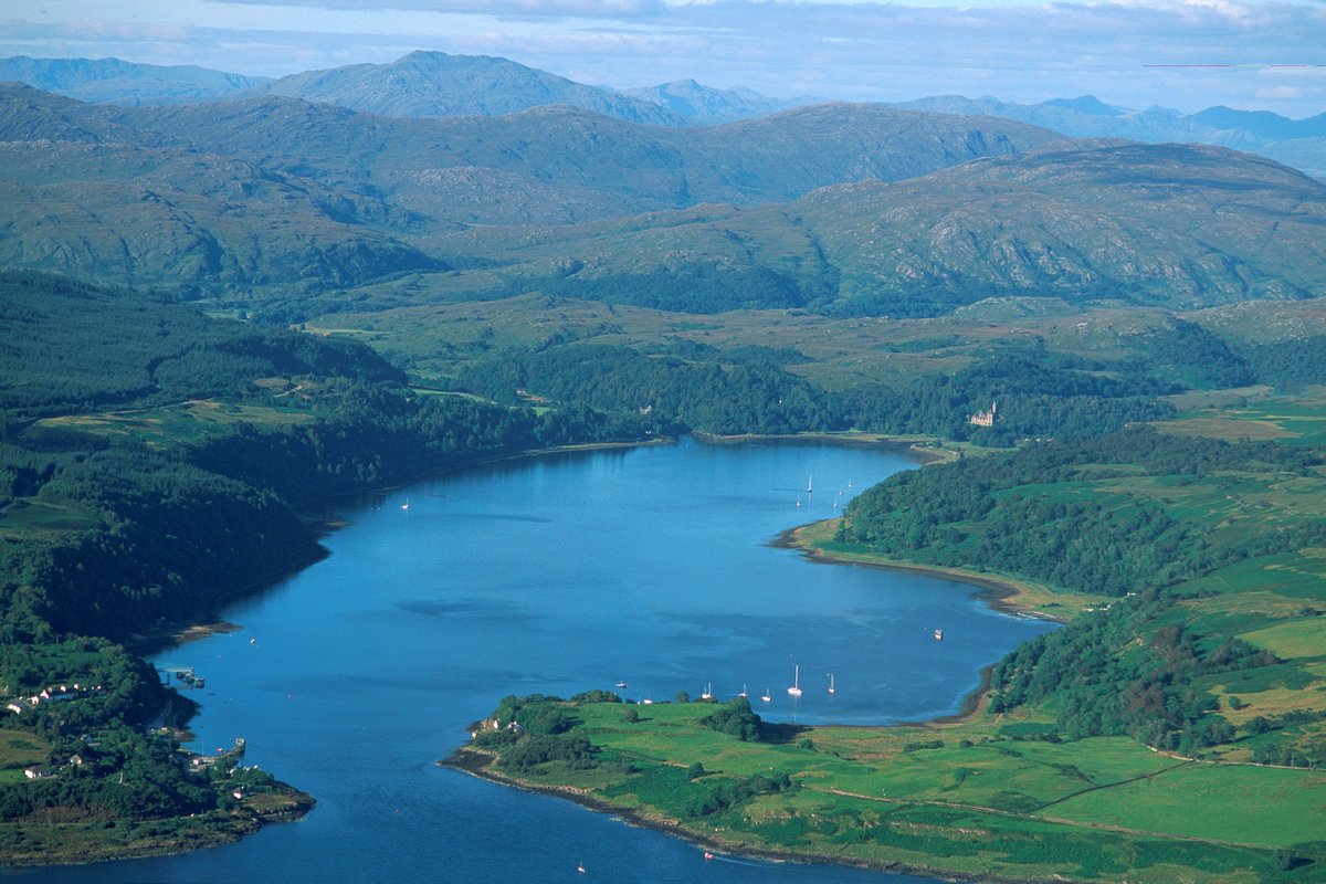 HughRaven's tweet image. Here&apos;s an idea. How about we pool our resources, #Morvern community, to take charge of managing this wonderful #LochAline? @crownestatescot might welcome an approach &amp;amp; @lochsandsounds is the ideal community group. #fullprotection &amp;amp; #localmanagement? 
Pic: Patricia/Angus MacDonald