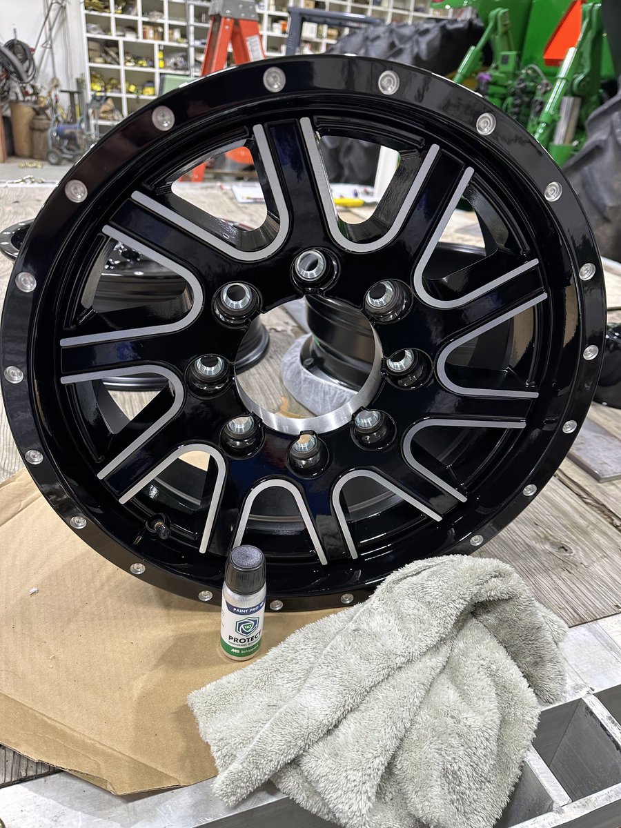 jdfarmernd's tweet photo. Just ceramic coated these new rims before we put them in service. Seeing and feeling that fresh ceramic surface never gets old!
#ProtectXD
#PaintPro
@Schippers_USA https://t.co/FecbdPSKd7