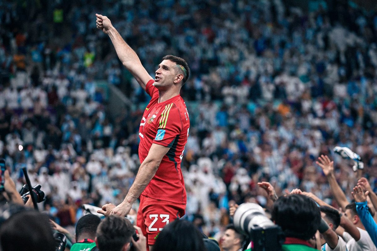 12Maibj's tweet photo. El mejor arquero del mundo es argentino. https://t.co/jERq74EK5O