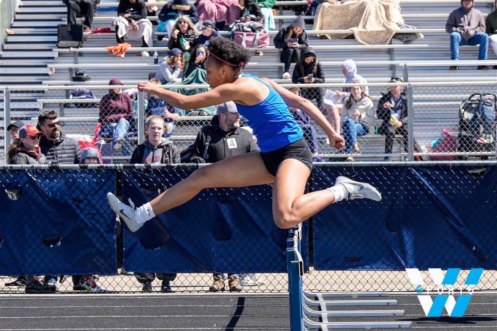 When one season ends, another one begins. It's time to hit the track.
#biggoals😤🦫💙💛
@tnmilesplit 
@fbcnashvilletn 
@KHSLadyBeavers 
@AthleticsKarns 
#celebraterarelyandgrinddaily