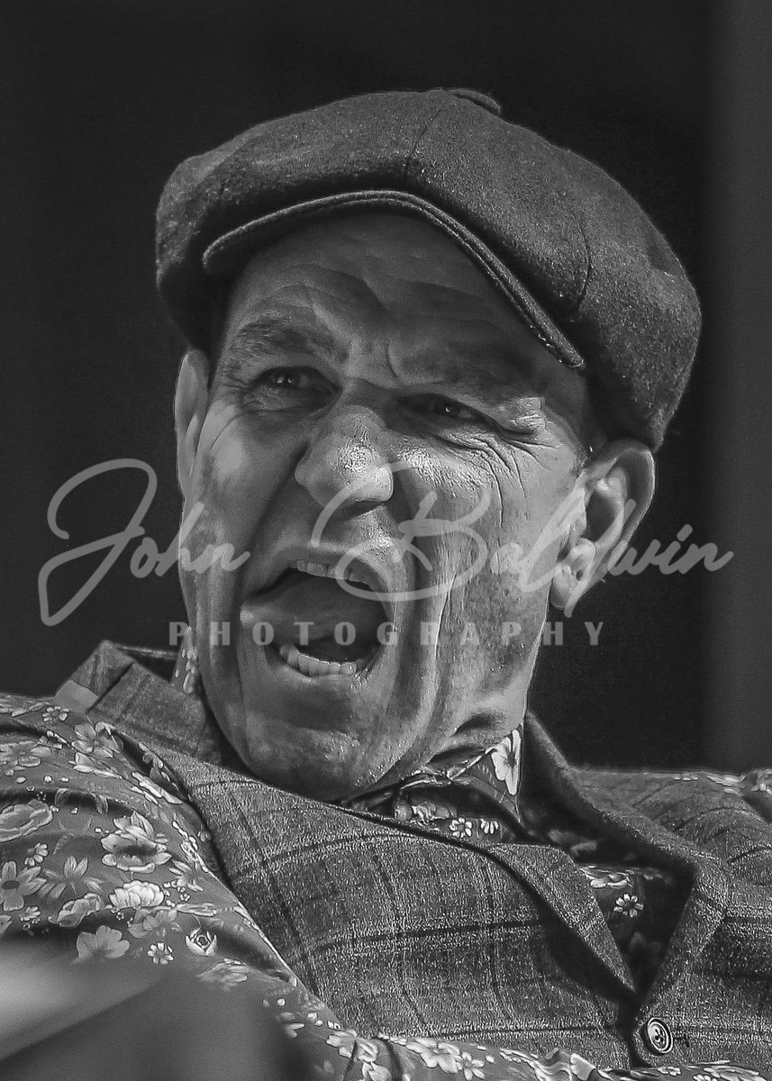 johnbaldwin6092's tweet photo. Showman Events - An event with 
@PaulGazza_8 &amp; @VinnieJones65 
at Warrington @PyramidParrHall 

@LtdShowman @johnbaldwin6092 

#showmanevents #johnbaldwinphotography https://t.co/xh36qk9r1D