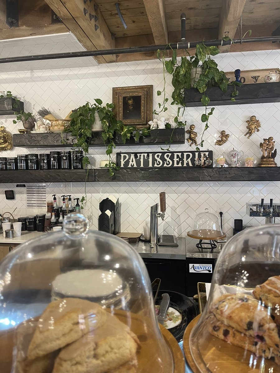 madibcreative's tweet photo. I love working at coffee shops for admin days, there’s something about the environment that keeps me focused☕️ https://t.co/xiqaIr9KgJ