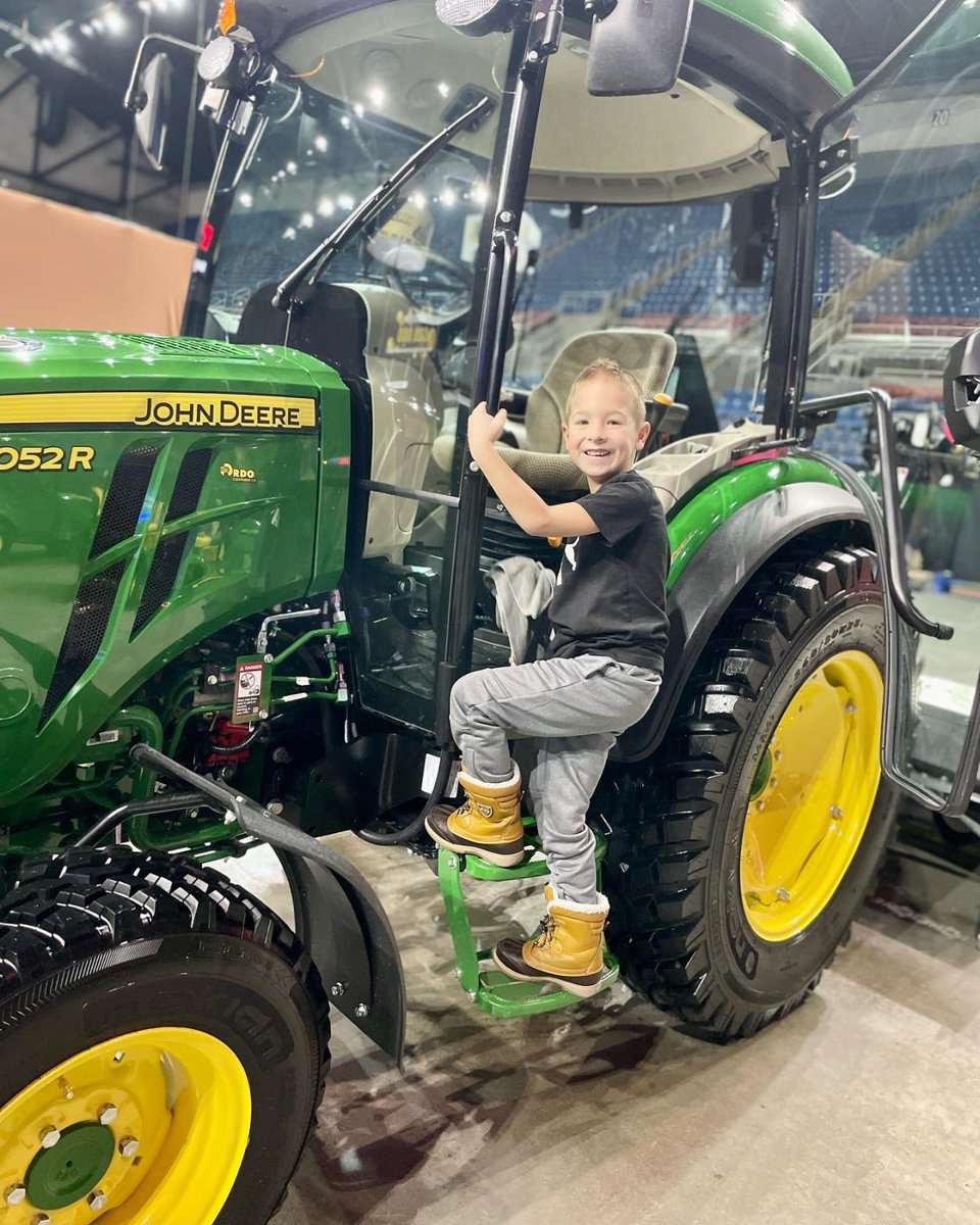 rdoequipment's tweet photo. With a smile like that, you know it's a Deere. 💚

📸: Alex M., Account Manager, Moorhead, MN

#johndeere #agriculture #rdoequipment https://t.co/4x7P7Z5Jed