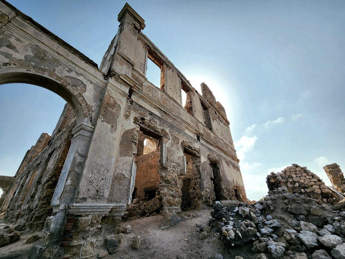 SudanLegacy's tweet photo. An ancient #bank, at the #island of #Suakin, Port Sudan.

☎️ +249-904148999
📍 Khartoum, Sudan.
🌐 https://t.co/TmzdhWOzLW
📧 info@sudanlegacy.com

#VisitSudan
#Sudanlegacy
#adventureawaitsyouinsudan https://t.co/7WI8FwFQtv
