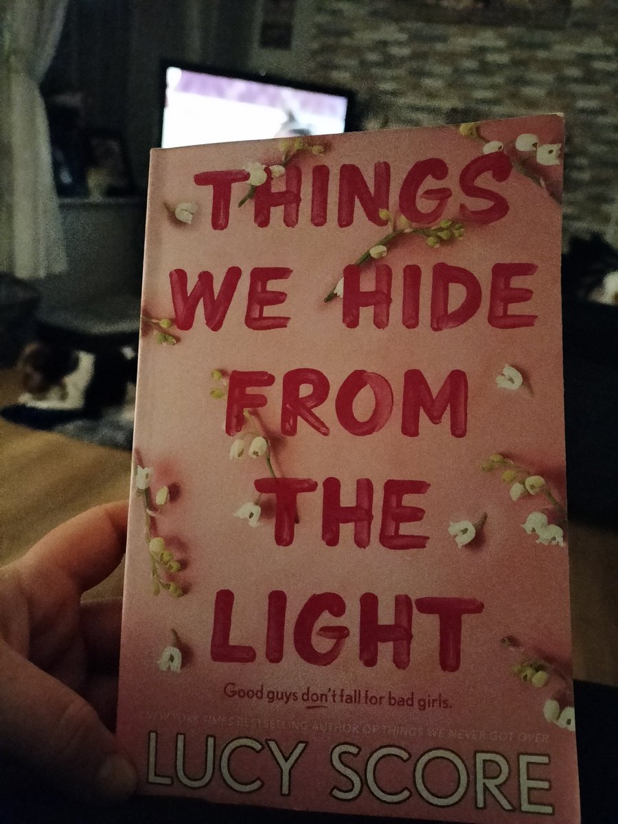 GeminiJen90's tweet image. Assignment submitted so finally get to start this 😁😍 #ThingsWeHideFromTheLight #LucyScore