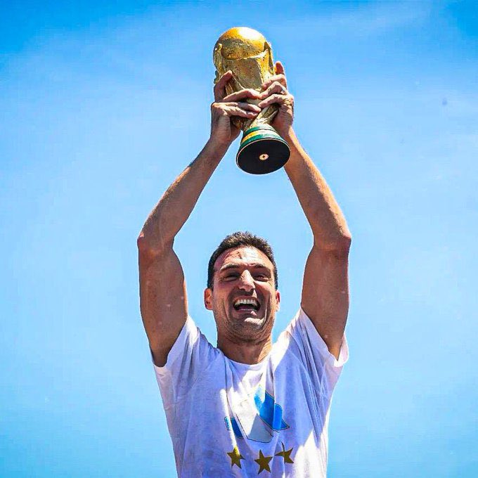 Lionel Scaloni ganó el premio The Best como mejor entrenador de fútbol del Mundo. No había pasado nunca. También hace historia.