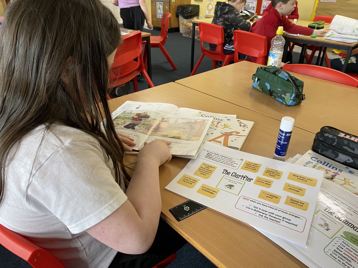 MrsMorrisonDPS's tweet photo. P3/2 are  using their clarifying skills to help develop their understanding of a text. 📚 https://t.co/eGX0yIt5tc
