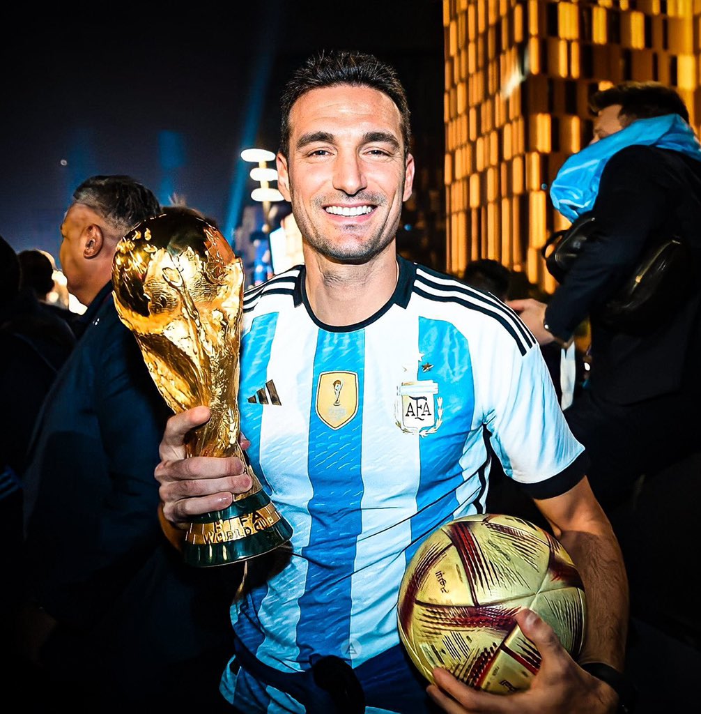 🇦🇷 Lionel Scaloni, elegido MEJOR ENTRENADOR del mundo en los Premios The Best 2022. Vamos, carajo!
