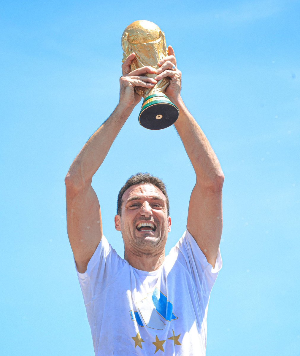 giraltpablo's tweet photo. ¡LIONEL SCALONI ES EL MEJOR ENTRENADOR DEL MUNDO! https://t.co/92Bh28WZjN