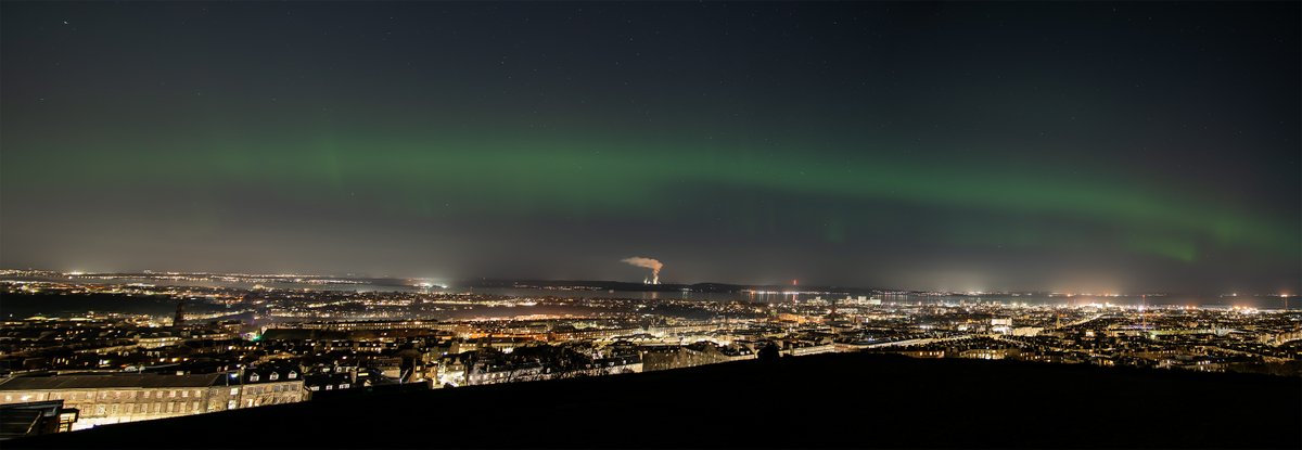 diggums's tweet photo. Aurora over Arthur's Seat and the Crags, Edinburgh, from Blackford Hill, and an earlier panorama from Calton Hill. #aurora #northernlights #edinburgh #scotland #blackfordhill #caltonhill https://t.co/vwINNSDyyt