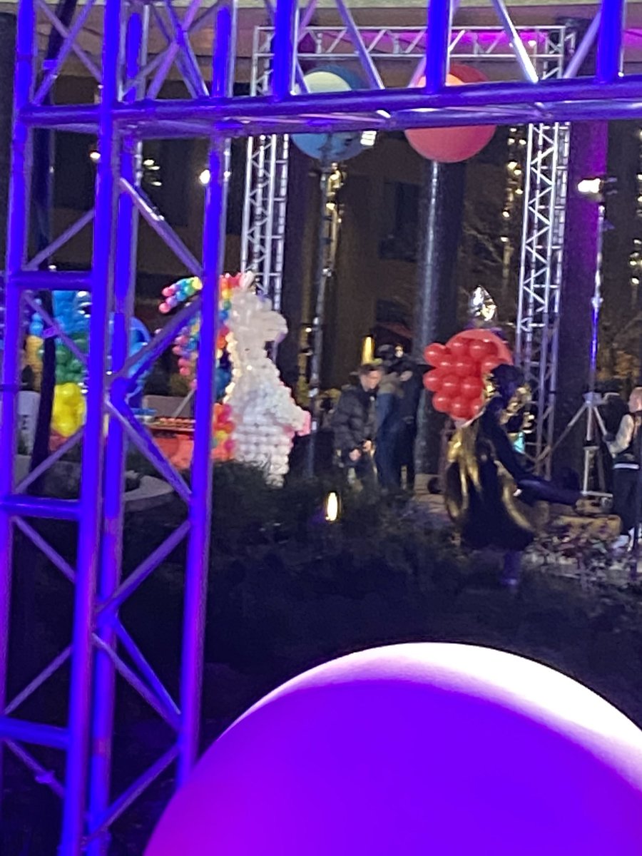 davidgerardross's tweet photo. @MummytoFrank1 @ApplauseStoreUK Disappointing experience at #SaturdayNightTakeaway @antanddec waiting from 2pm - even though we had tickets we were told that production staff had 50% of the seats so offered courtyard outside in cold. No screens although promised. Seems crazy in age of e-tickets. https://t.co/k3dfMcWfNk