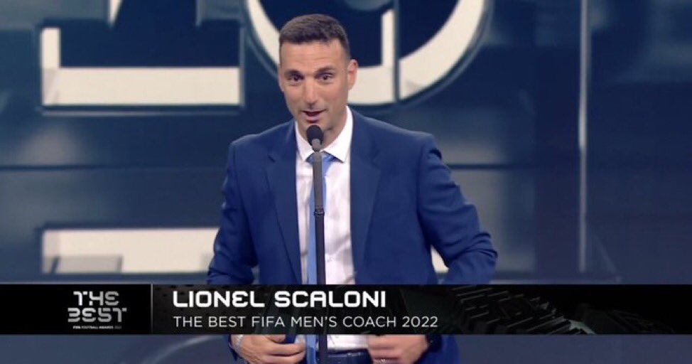 El “Joven inexperto” en menos de 2 años ha ganado:
-La Copa América a BRASIL
-La Finalissima a Italia 
-La Copa Del Mundo a Francia
-Premio The Best al mejor DT del año a Ancelotti y Guardiola

Scaloni MasterClass 🚬