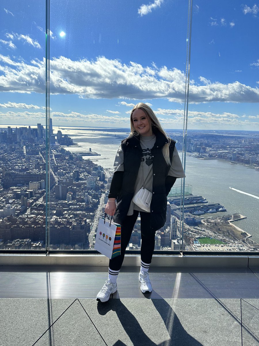 UswSmart's tweet photo. A very memorable half term in NYC🗽🚕 I can’t believe we’re so close to completing our remaining weeks of placement and becoming NQT’s👩🏼‍🏫 @USWStephens https://t.co/naXKE6zBO9