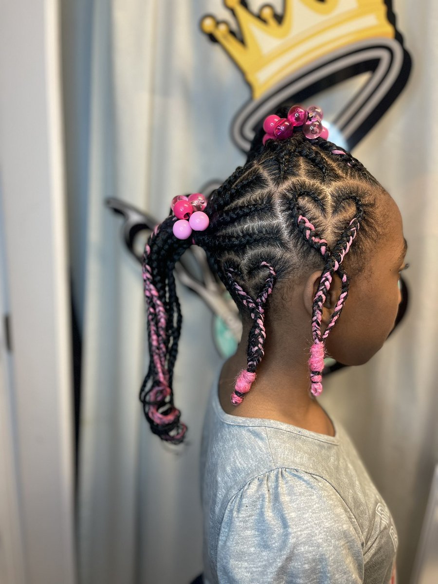 Doppe__Vibess's tweet photo. Kids styles💕🎀
BOOK NOW‼️‼️
https://t.co/zZoAPLjxsL
•
•
“YOUR HAIR IS YOUR CROWN 👑 SO WEAR IT PROUDLY”
•
•
#kidsbraids #kidshairstyles #heartdesign #heartbraids #pinkhair #kidfriendlyhairstyles #kidstyles #malebraider https://t.co/QD6PMdRPlx