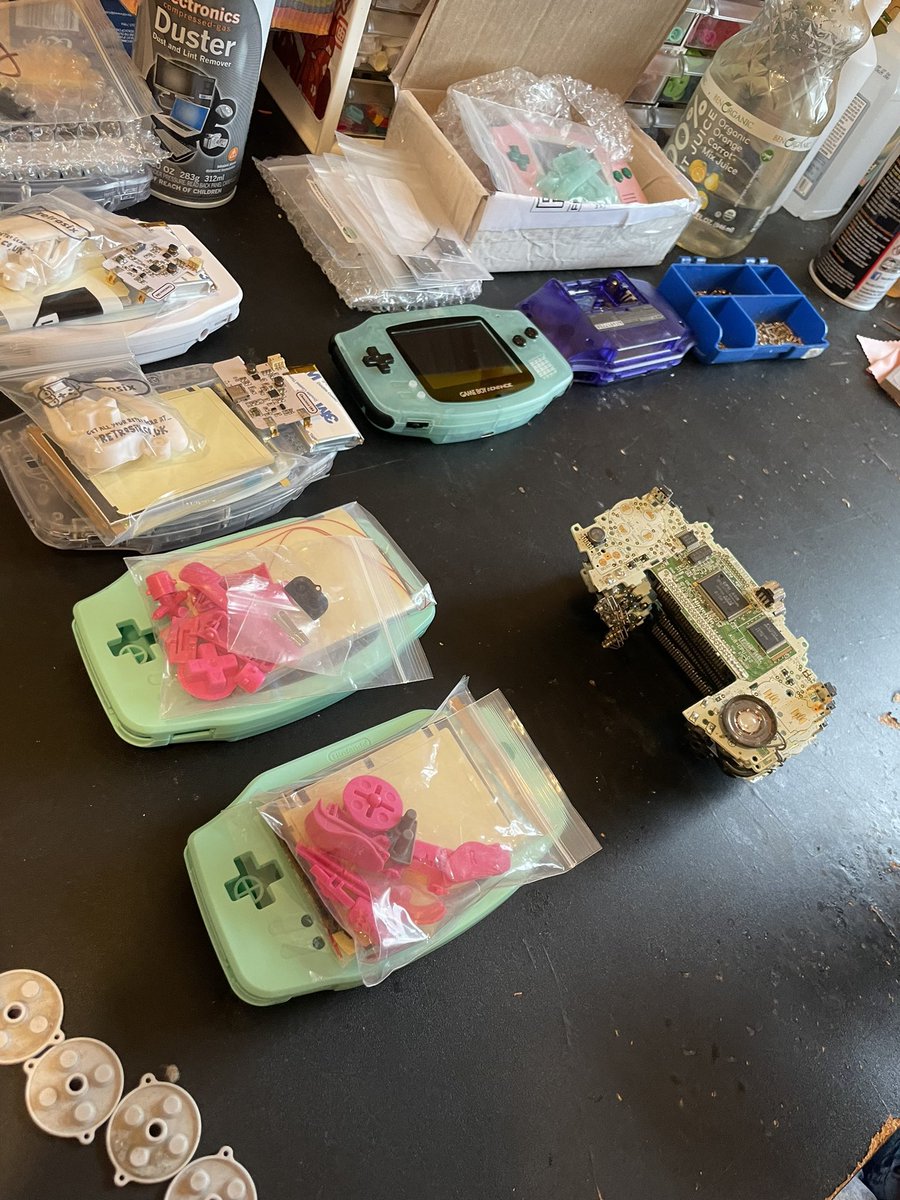 Gamechangermods's tweet image. Monday #gameboymodding