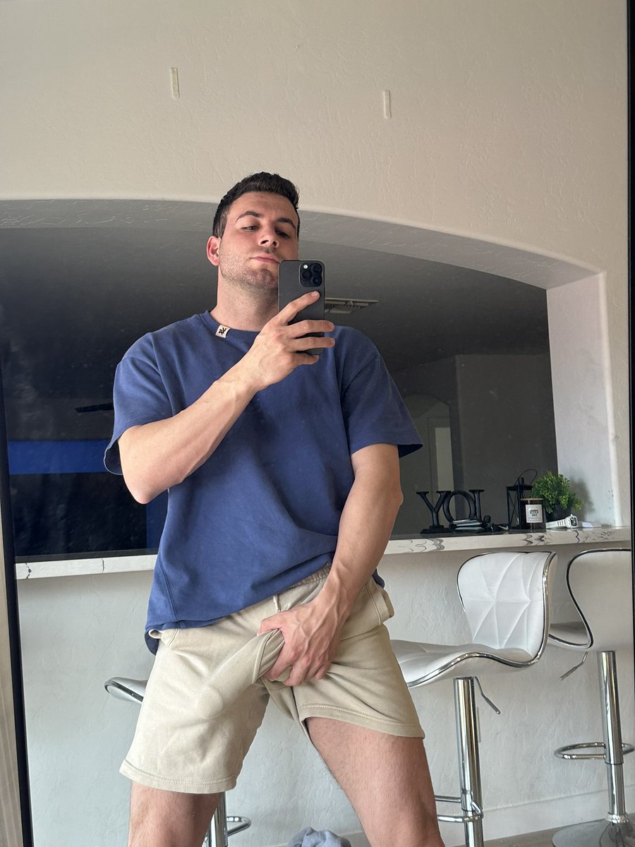 Realbrookslock tweet picture 