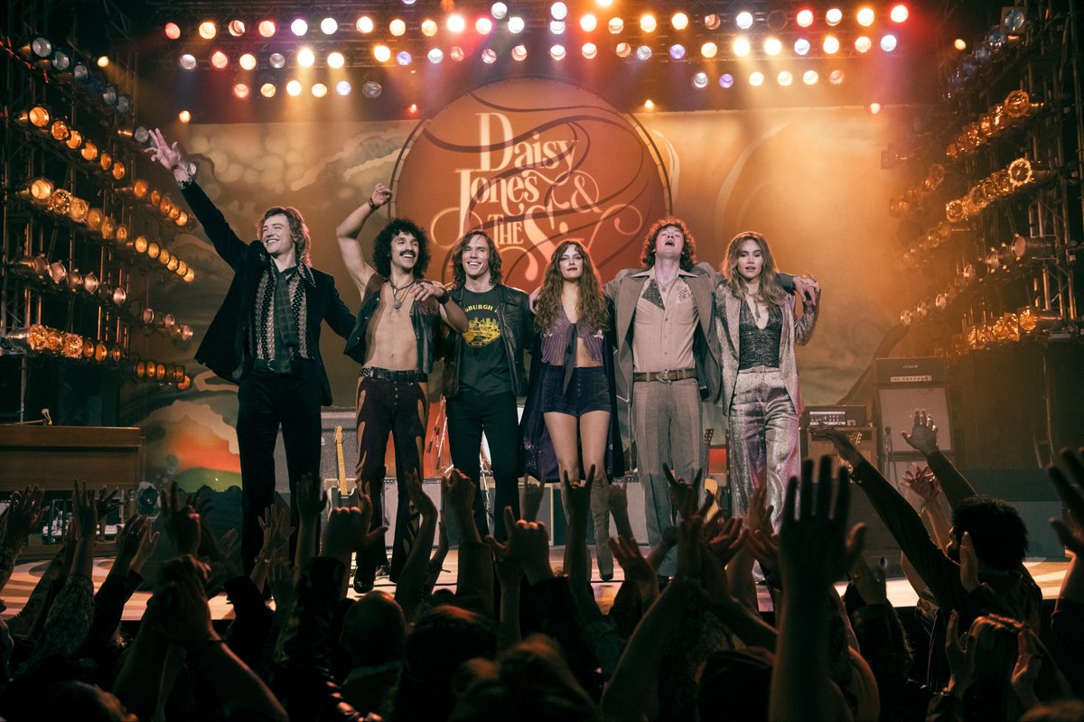 lcavjones's tweet photo. DAISY JONES &amp; THE SIX EVERYBODYYYY https://t.co/VxGqWbDvsf